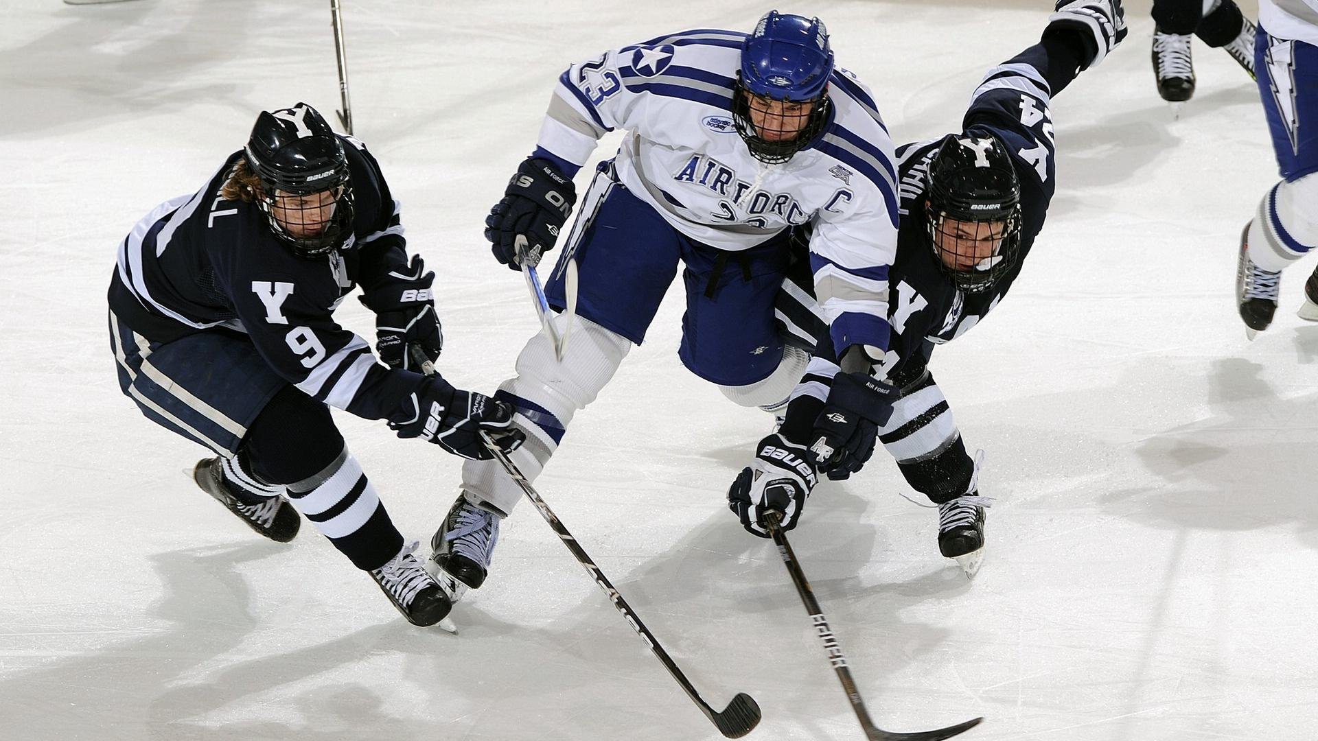 足球外交:比赛如何促进国家间友谊?,足球如何互相协作